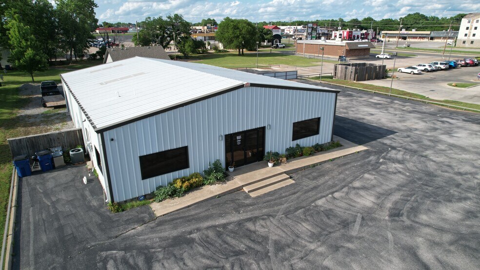 More Photos Of 1665 W Legacy Dr, Duncan Flex For Sale