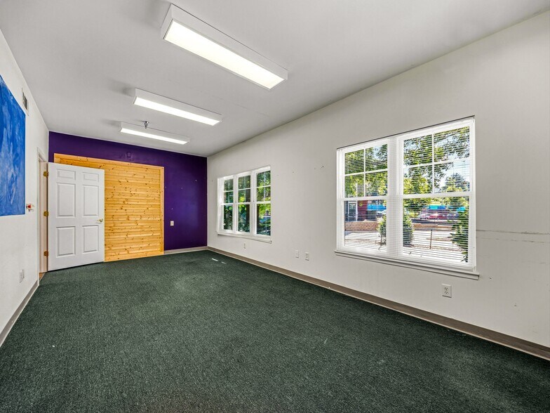More Photos Of 64 Clingman Ave, Asheville Office For Sale