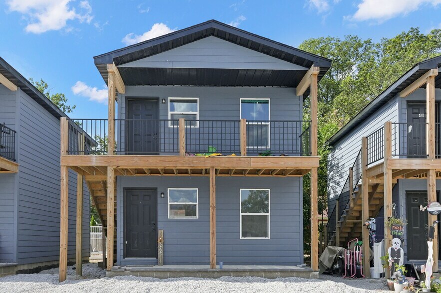 More Photos Of 4983 E Indiana Beach Rd, Monticello Hotel For Sale