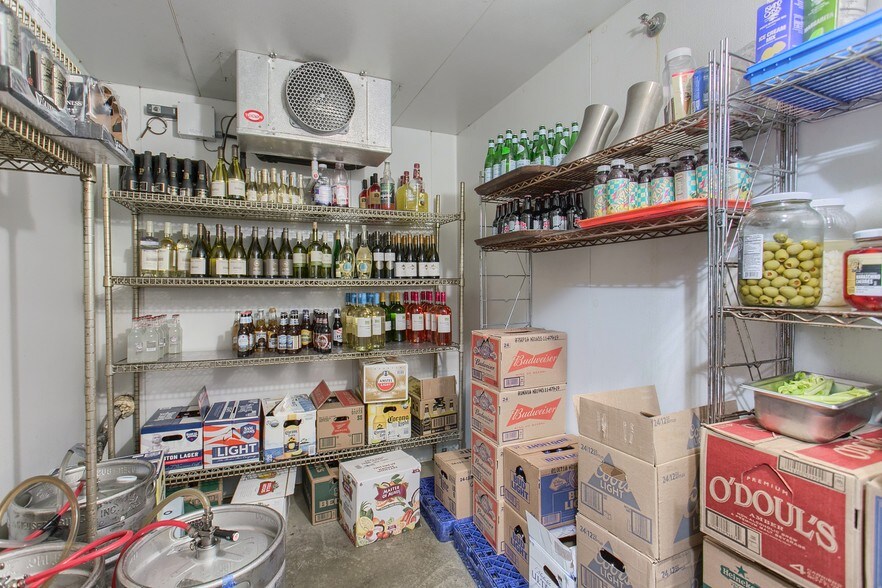 More Photos Of 96 Beach Rd, Salisbury Beach Storefront Retail Residential For Sale