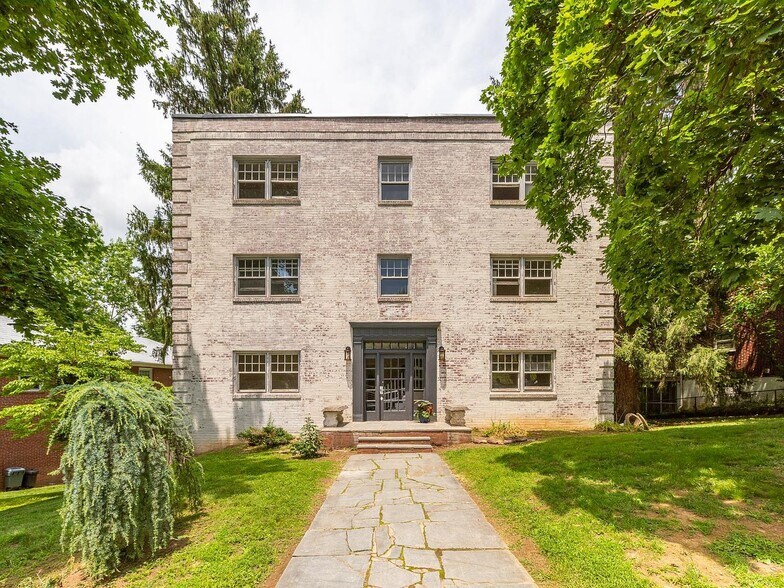 Primary Photo Of 625 Alleghany Ave, Staunton Apartments For Sale