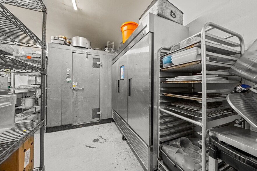 More Photos Of 701 E 2nd Ave, Durango Showroom For Lease