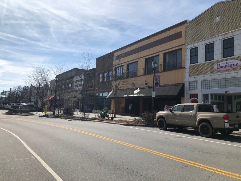More Photos Of 321 N Main St, Hendersonville Restaurant For Lease
