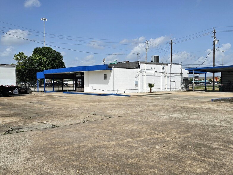 More Photos Of 8257 Gulf Fwy, Houston Auto Repair For Lease