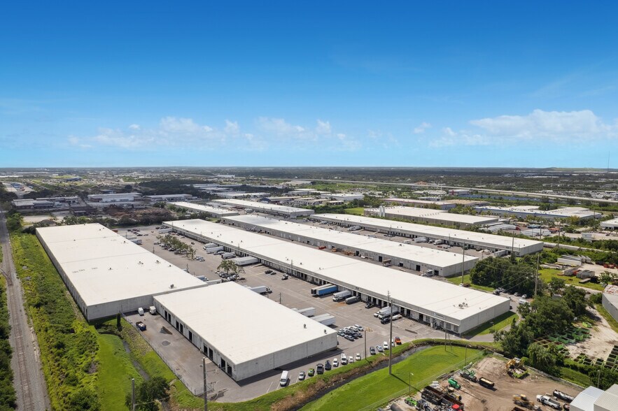 More Photos Of 4702-4788 Distribution Dr, Tampa Unknown For Lease