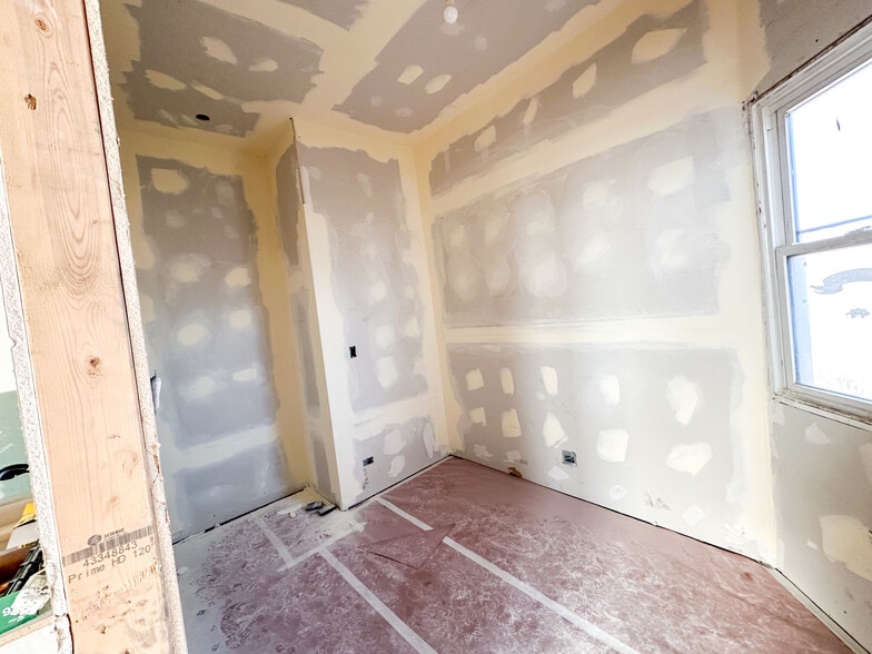 More Photos Of 8714 S Commercial Ave, Chicago Multifamily For Lease