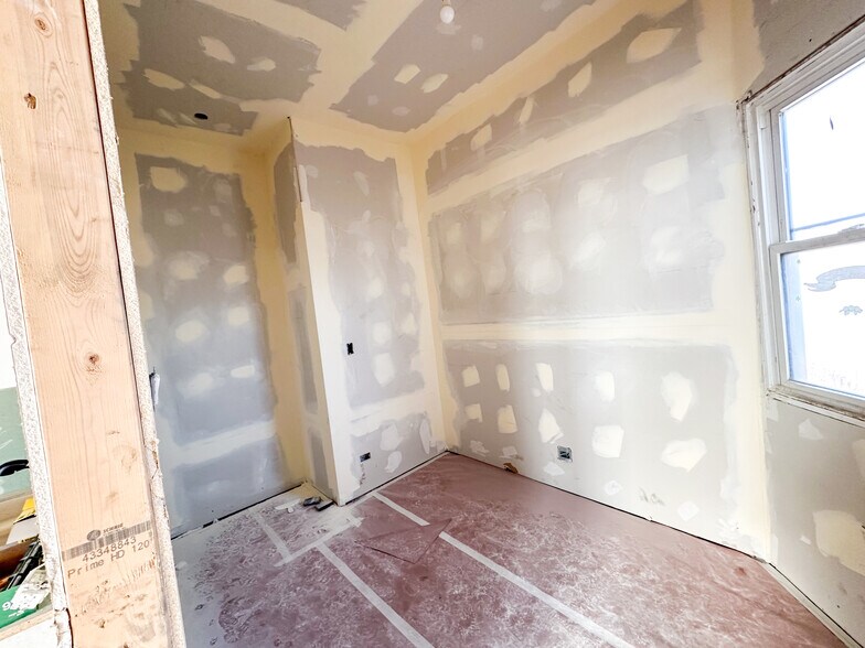 More Photos Of 8714 S Commercial Ave, Chicago Multifamily For Sale