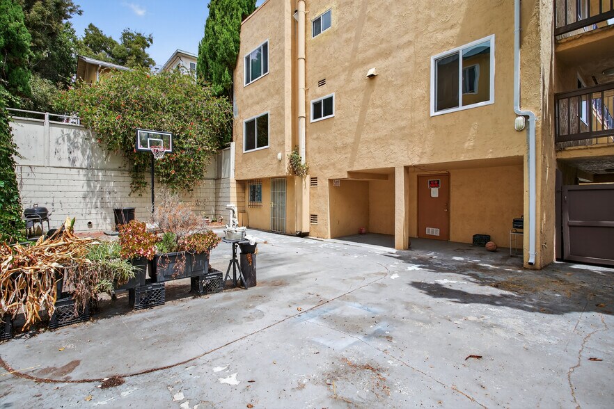 More Photos Of 273 Macarthur Blvd, Oakland Apartments For Sale