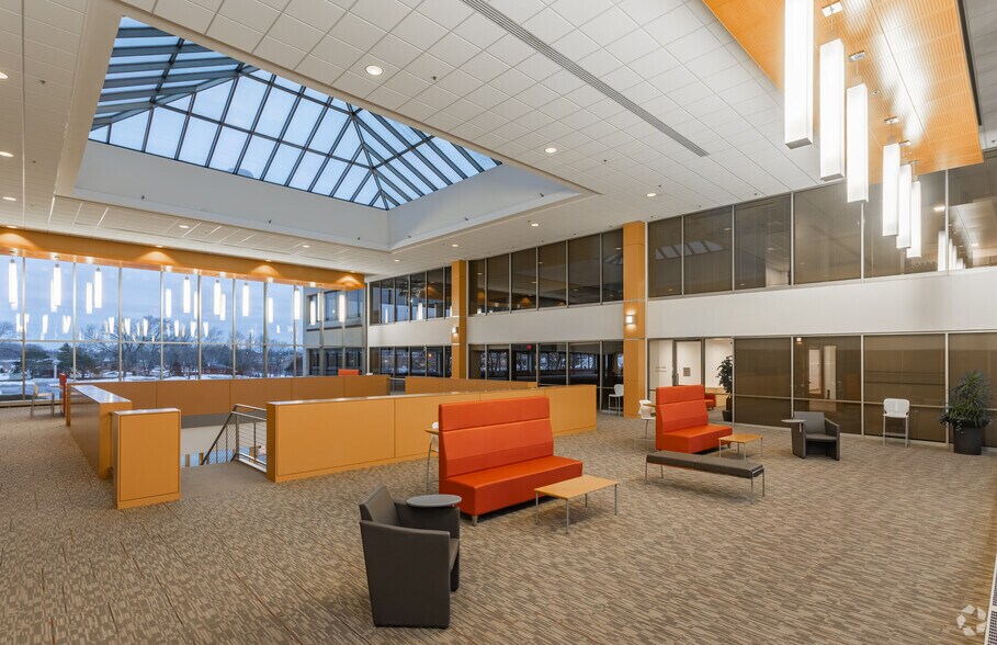 More Photos Of 1350 E Touhy Ave, Des Plaines Office For Lease