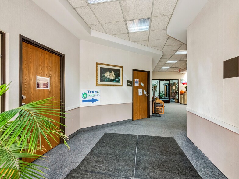 More Photos Of 38300 Van Dyke Ave, Sterling Heights Medical For Lease