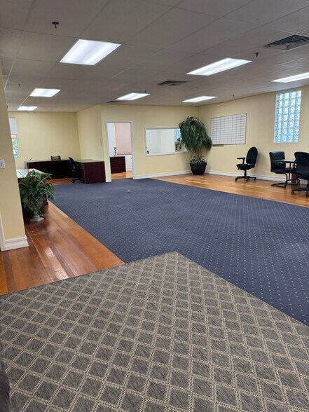 More Photos Of 110 Athens St, Tarpon Springs Light Manufacturing For Lease