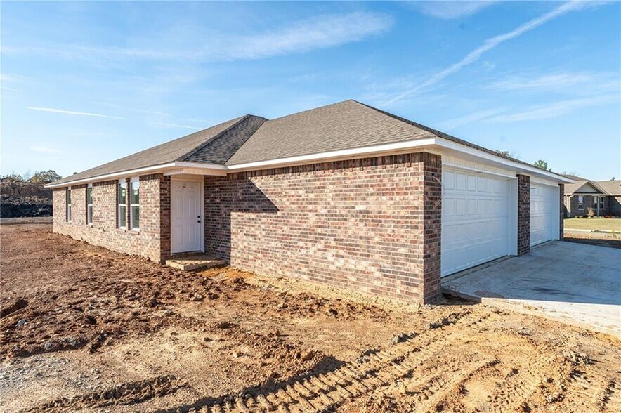 More Photos Of 1015 Lavender Rd, Fort Smith Apartments For Sale