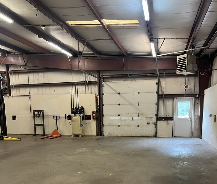 More Photos Of 4807 W Gate City Blvd, Greensboro Storefront For Lease