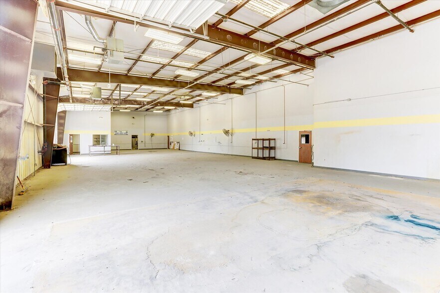 More Photos Of 10630 Joseph Clayton Dr, Austin Service For Sale