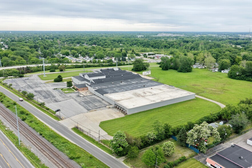 More Photos Of 3401 W 8th St, Muncie Warehouse For Sale