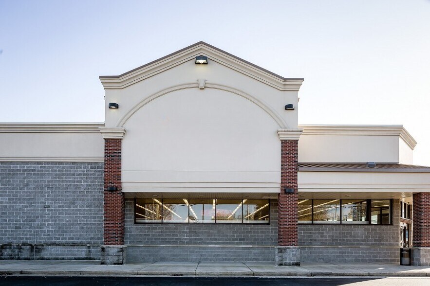 More Photos Of 318 N Chancery St, McMinnville Drugstore For Lease