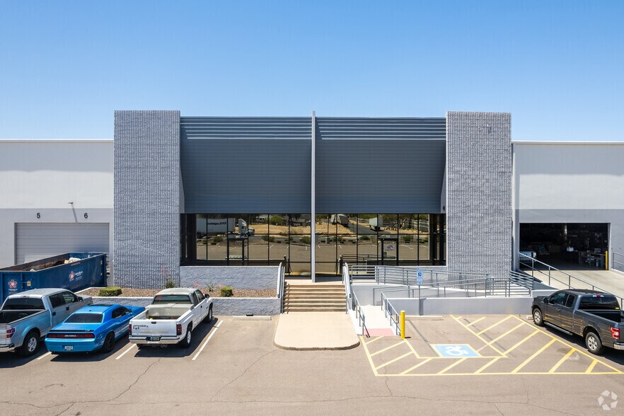 More Photos Of 1002 S 56th Ave, Phoenix Distribution For Lease