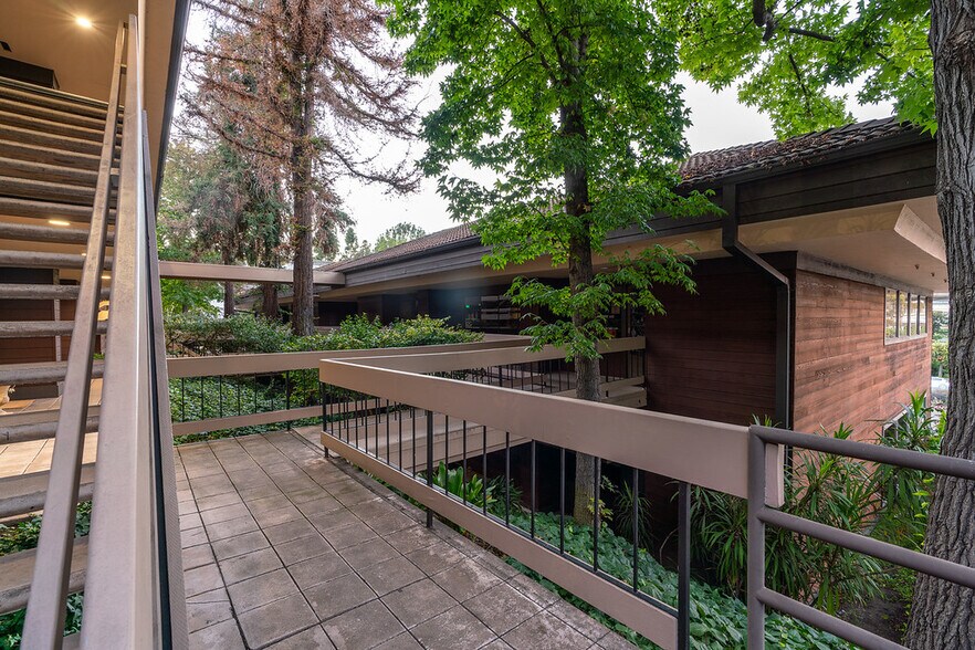 More Photos Of 2831 Camino Del Rio S, San Diego Unknown For Lease