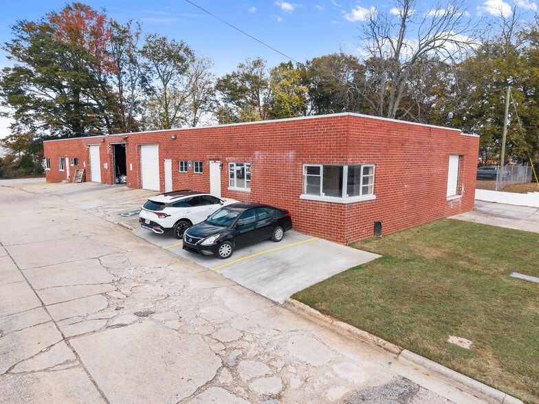 More Photos Of 636 Industrial Blvd, Gainesville Warehouse For Sale