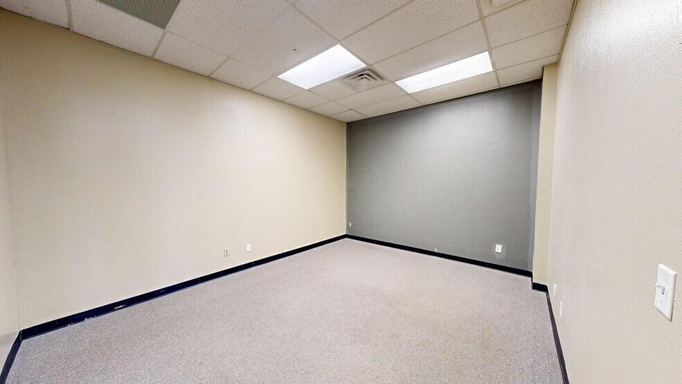 More Photos Of 1653-1655 W 4th St, Mansfield General Retail For Sale