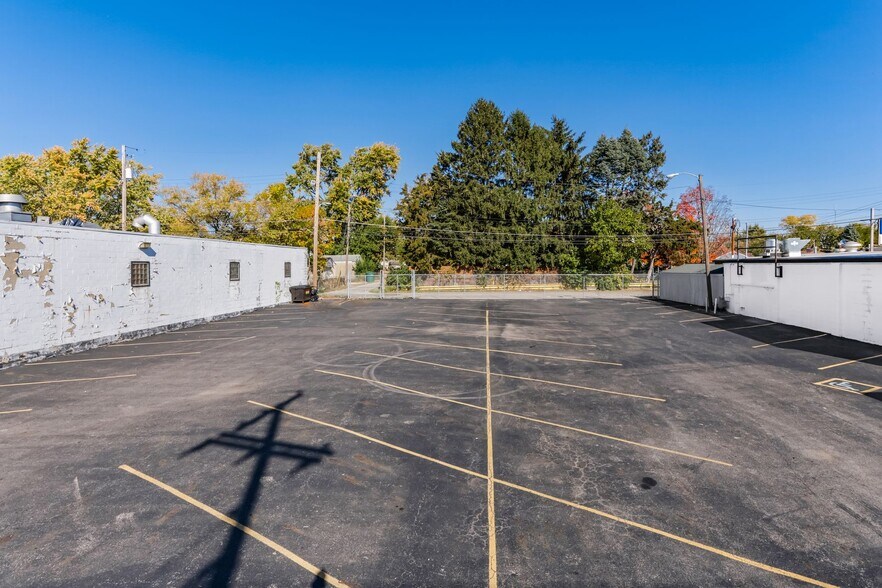 More Photos Of 1662 W Mound St, Columbus Restaurant For Sale