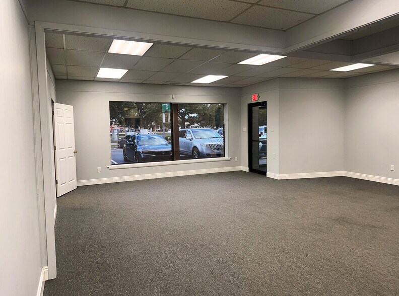 More Photos Of 3165 Dauphin St, Mobile Freestanding For Sale