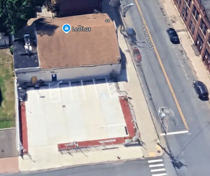 More Photos Of 40-42 Lyman St, Holyoke Freestanding For Lease