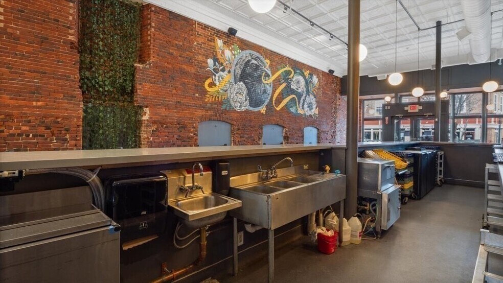 More Photos Of 35 Main St, Amesbury Storefront Retail Office For Sale