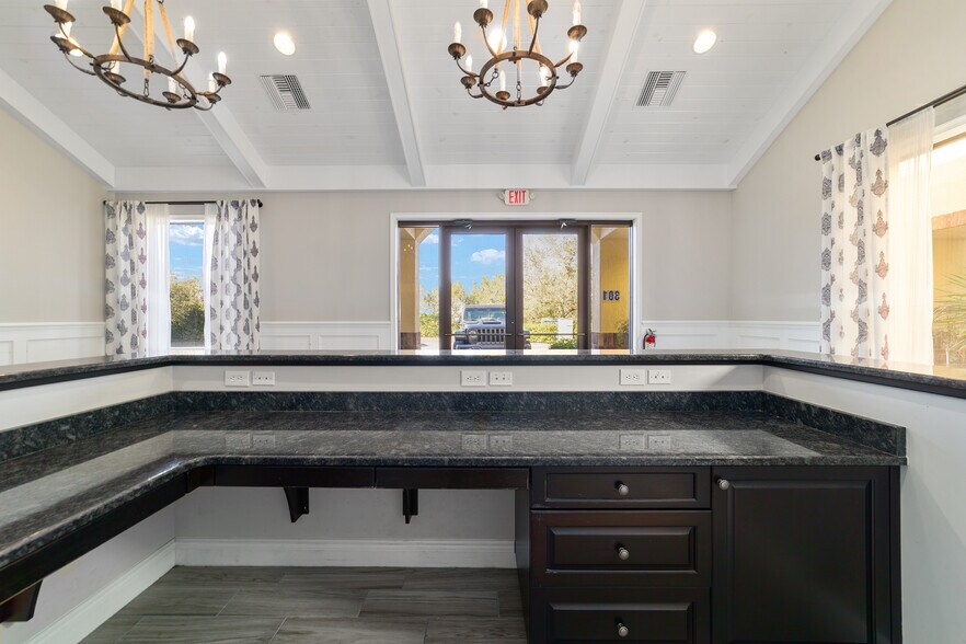 More Photos Of 809 County Road 466, The Villages Medical For Sale