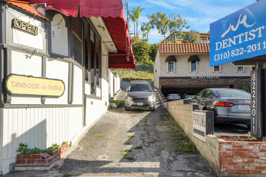 More Photos Of 8404 Pershing Dr, Playa Del Rey Restaurant For Sale