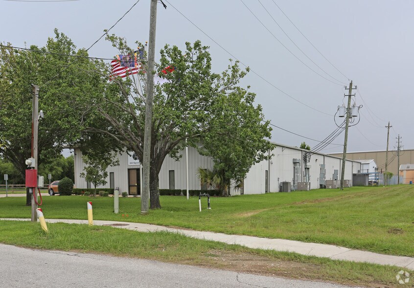More Photos Of 2059 Magnolia Dr, Pasadena Warehouse For Sale