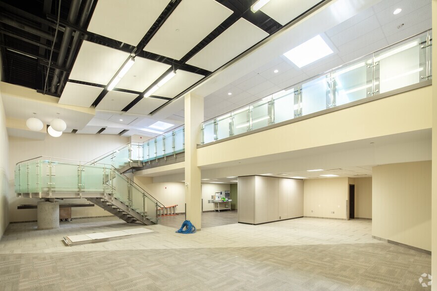 More Photos Of 600 Weber St N, Waterloo Office For Lease