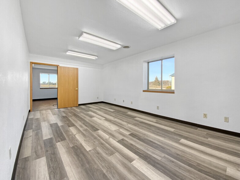 More Photos Of 411 Lorry St, Amherst Manufacturing For Sale