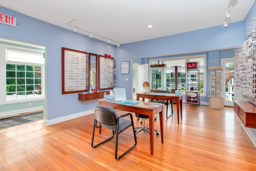 More Photos Of 71 Cedar St, Branford Office For Sale