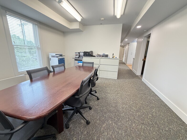 More Photos Of 90 Wall St, Madison Medical For Lease