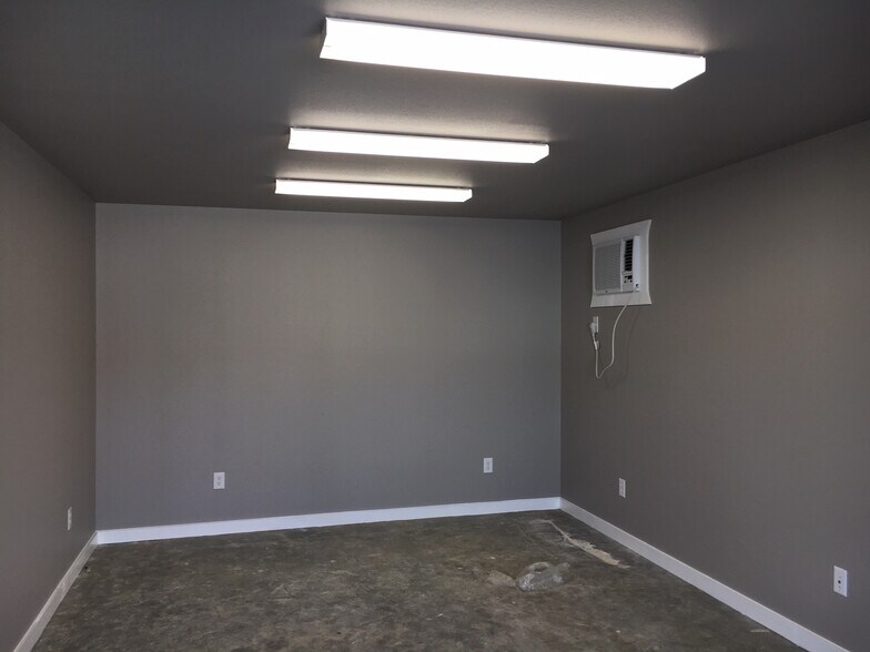 More Photos Of 7661 Rendon Bloodworth Rd, Mansfield Unknown For Lease