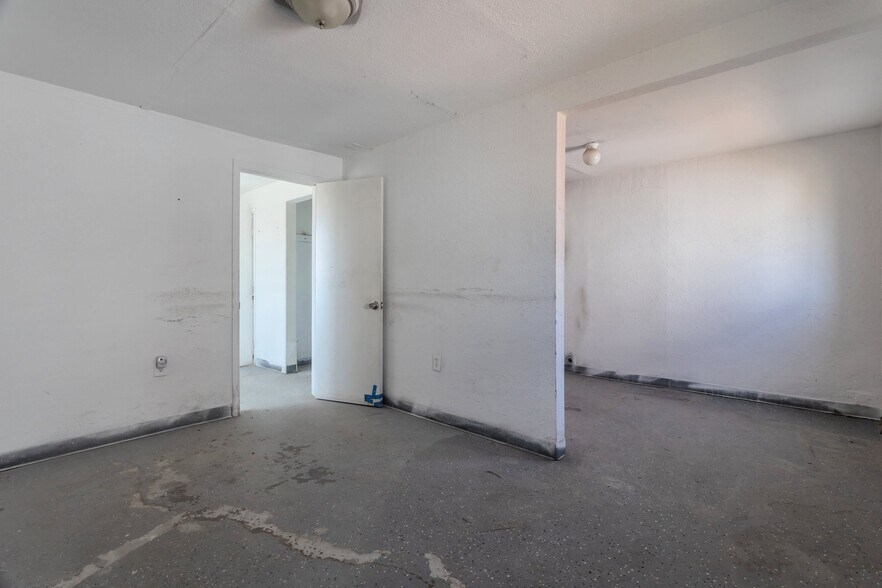 More Photos Of 313 W Jones Ave, Phoenix Apartments For Sale