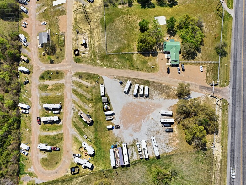 More Photos Of 5860 N FM 51, Weatherford Trailer Camper Park For Sale