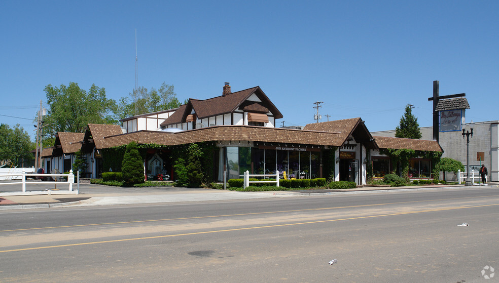 Primary Photo Of 809 E Michigan Ave, Lansing Storefront For Sale