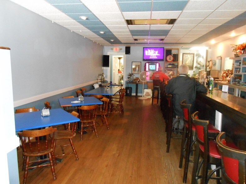 More Photos Of 6000 Eastern Ave, Baltimore General Retail For Sale