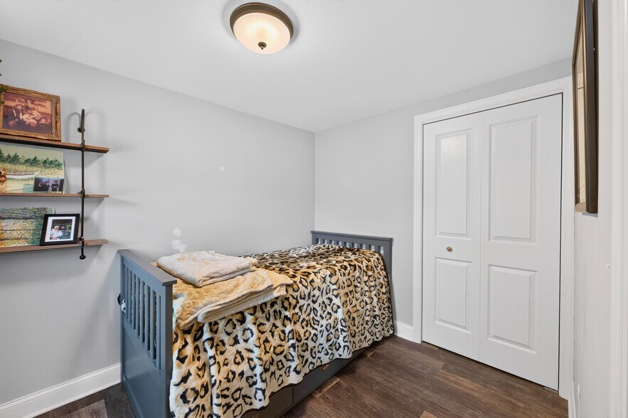 More Photos Of 528 Ridgeway Ave, South Amboy General Retail For Sale