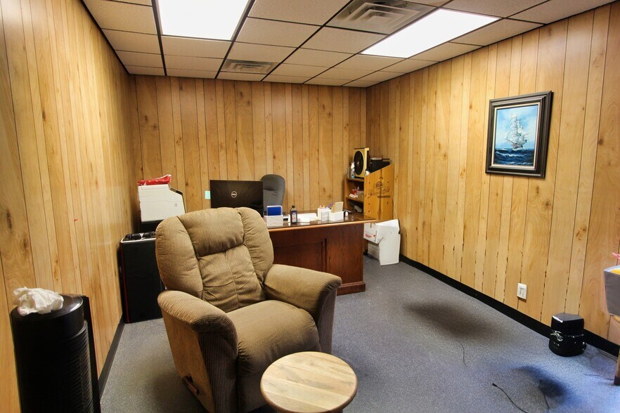 More Photos Of 1301 N Cashua Dr, Florence Specialty For Lease