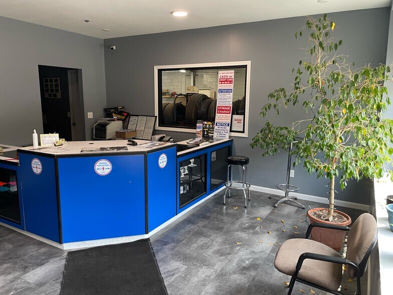 More Photos Of 1427-1431 Valley Dr, Syracuse Warehouse For Sale