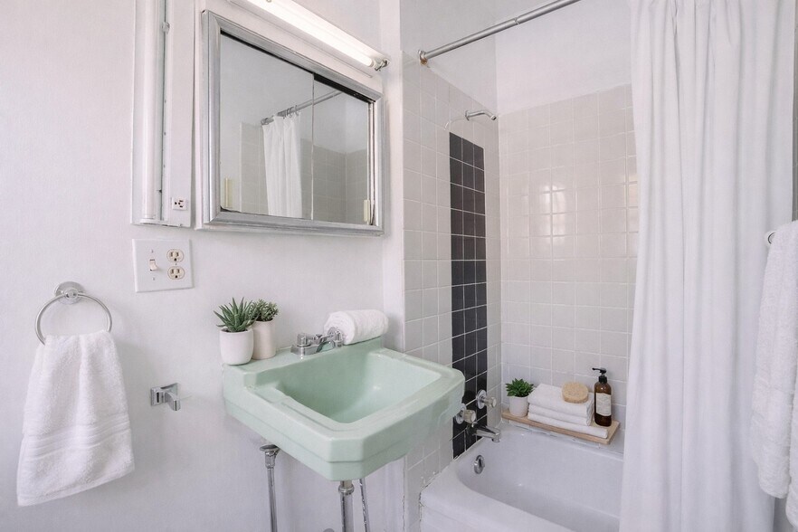 More Photos Of 9 Solway Rd, Saugerties Specialty For Sale