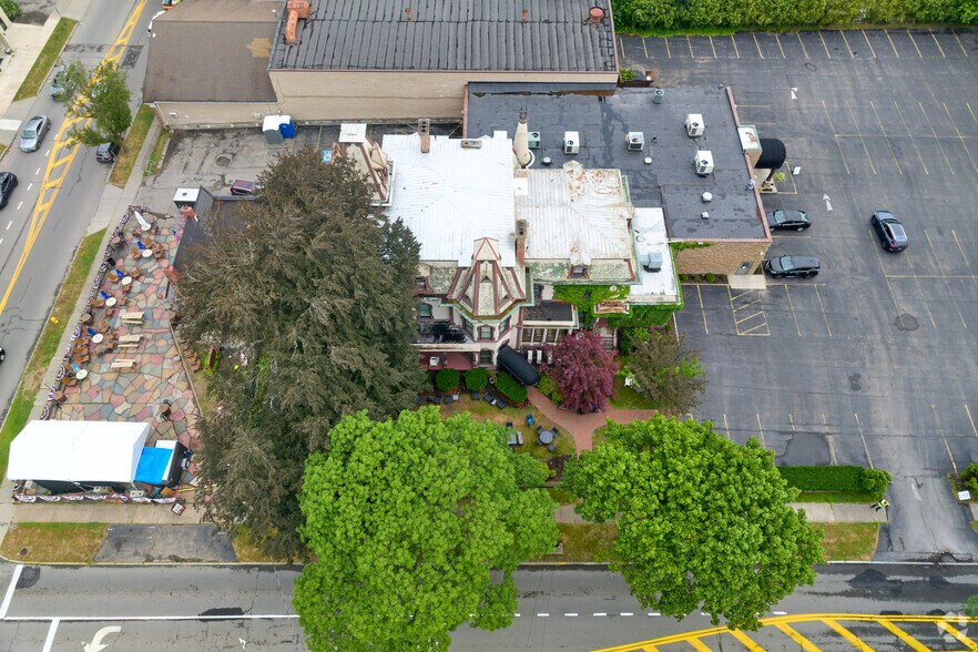 More Photos Of 1 E Church St, Fairport Restaurant For Sale