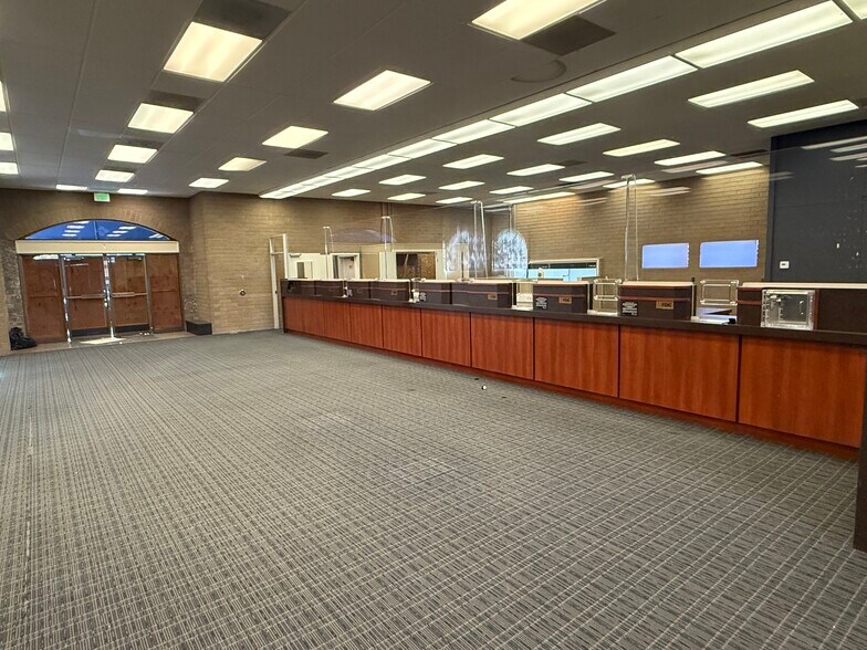 More Photos Of 1800 Arden Way, Sacramento Bank For Sale