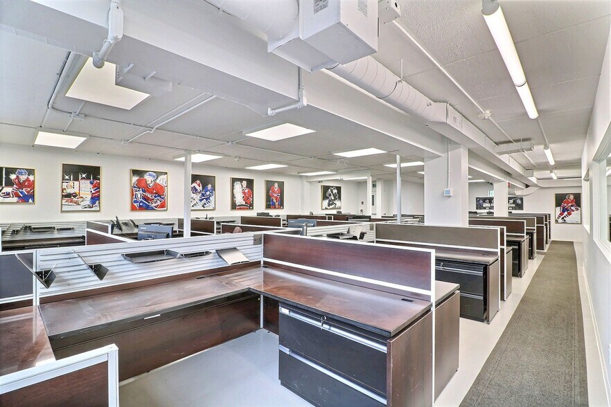 More Photos Of 2080 Rue Sainte-Hélène, Longueuil Office For Lease