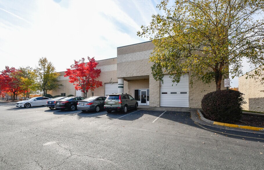 Primary Photo Of 10 Commerce Pky, Fredericksburg Warehouse For Lease