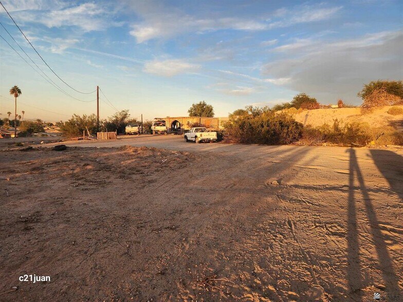 More Photos Of 1063 N Main St, San Luis Specialty For Sale