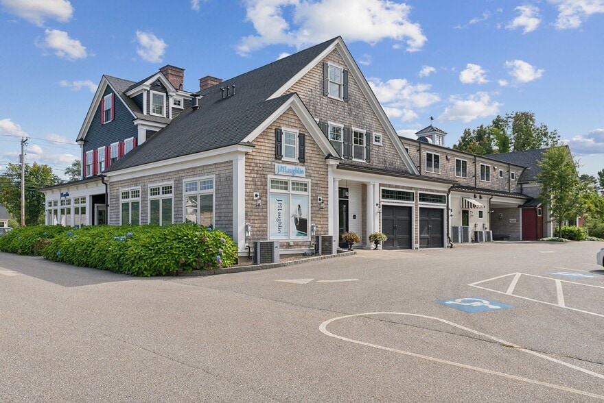 More Photos Of 2178 Post Rd, Wells Restaurant For Lease